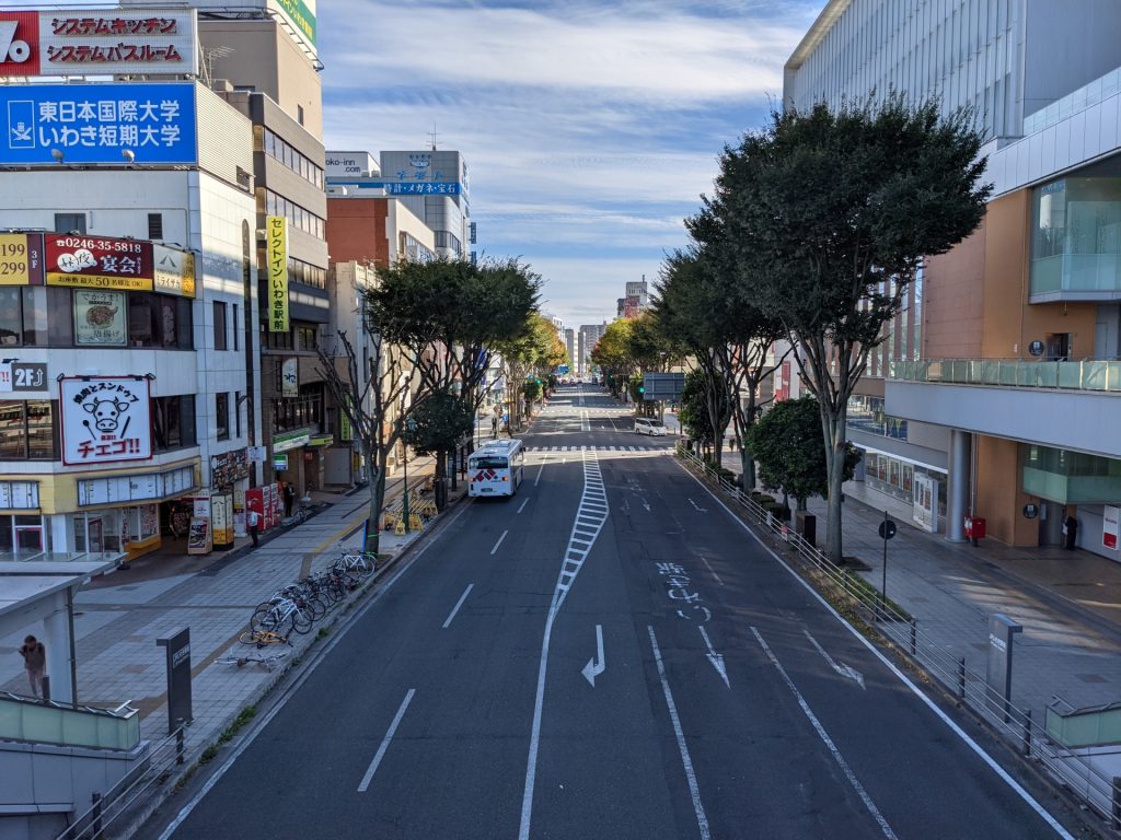 駅横の道路