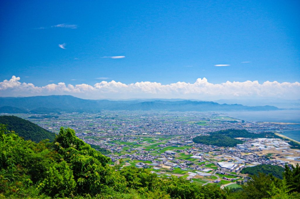 高台から見る観音寺市の様子