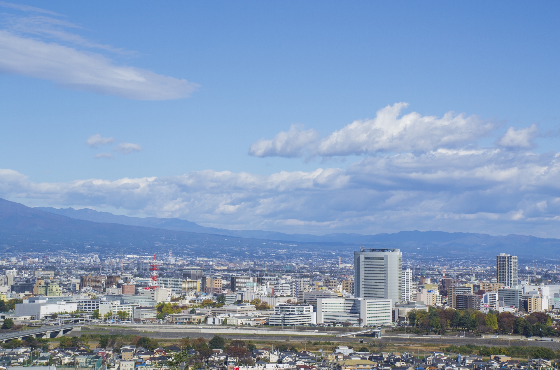 群馬県高崎市から 群馬県】高崎市で「転職なき移住」を実現しよう！都市と自然・物価の
