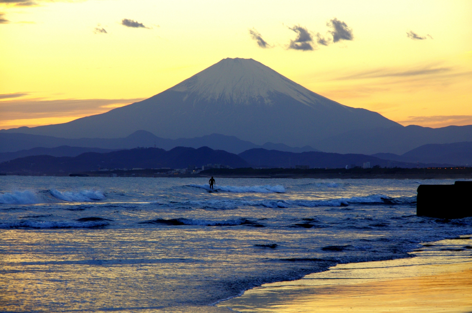 美しい湘南の海の様子