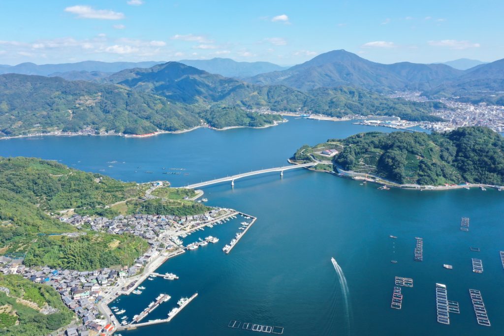 愛媛県宇和島市 九島大橋の様子