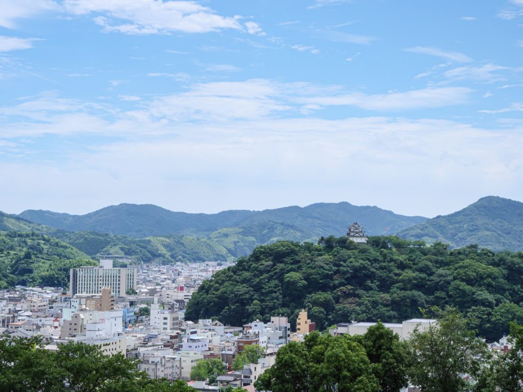 宇和島城と城下町の風景の様子