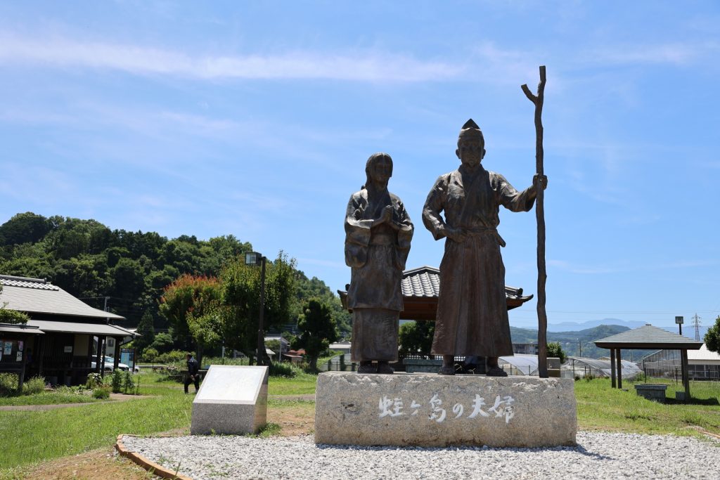 蛭ヶ島の夫婦の像の様子