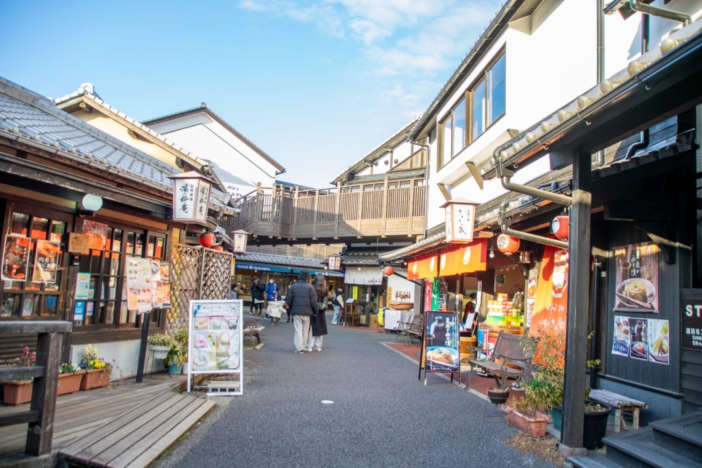 湯の坪横丁の様子