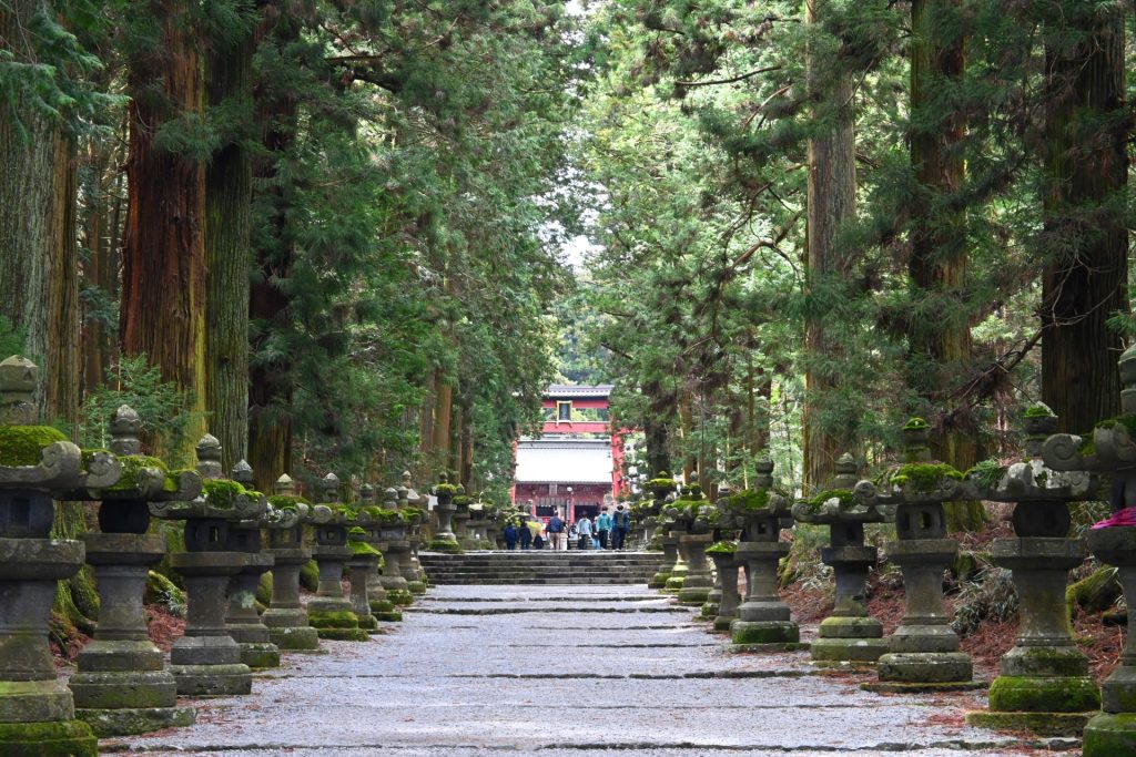 山梨県富士吉田の北口本宮冨士浅間神社参道の様子