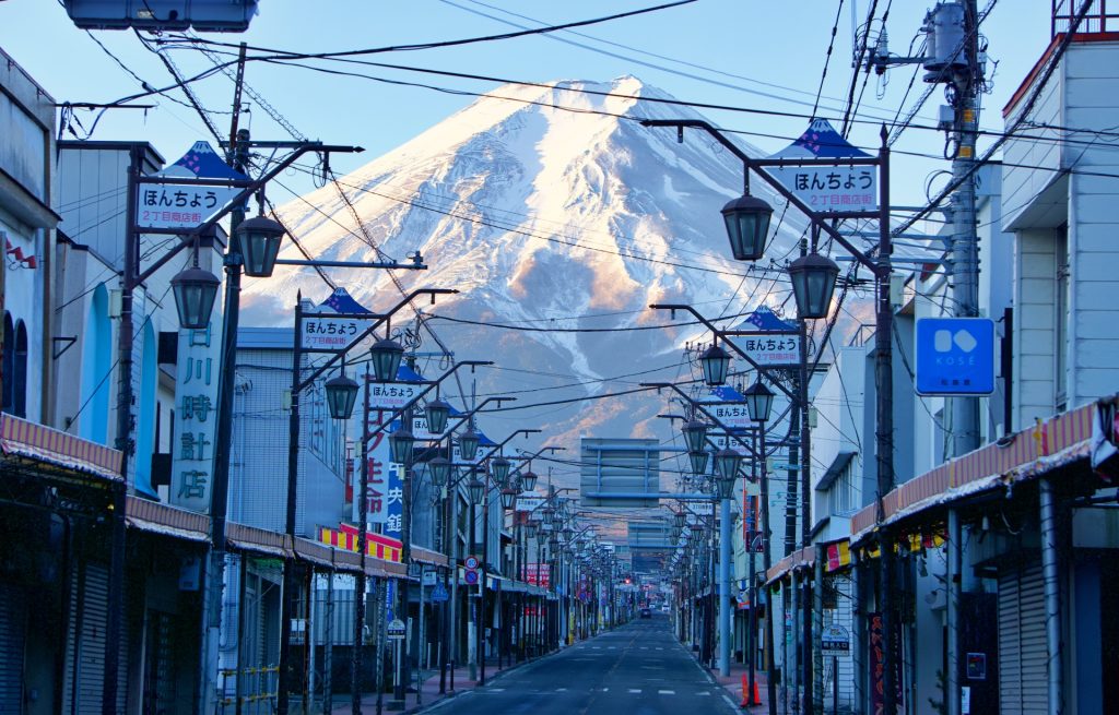 本町二丁目からの富士山の様子