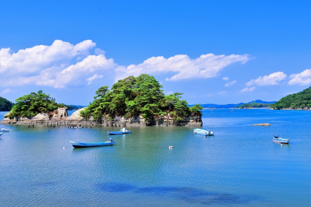 奥松島の青い海と青い空の様子