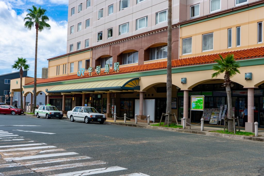 宇和島駅の様子