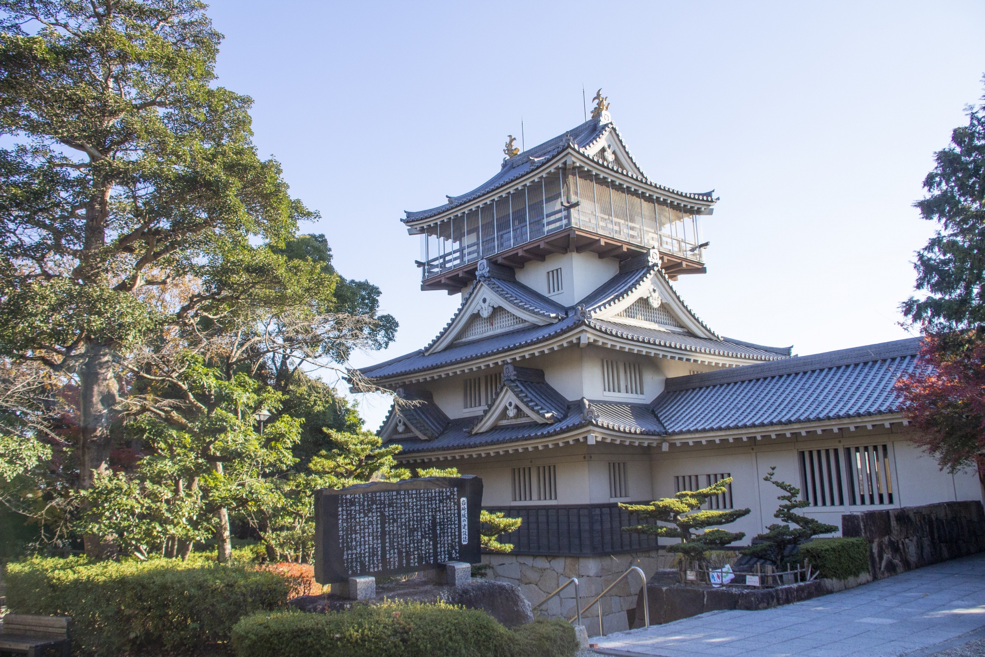 日進市の岩崎城天守の様子