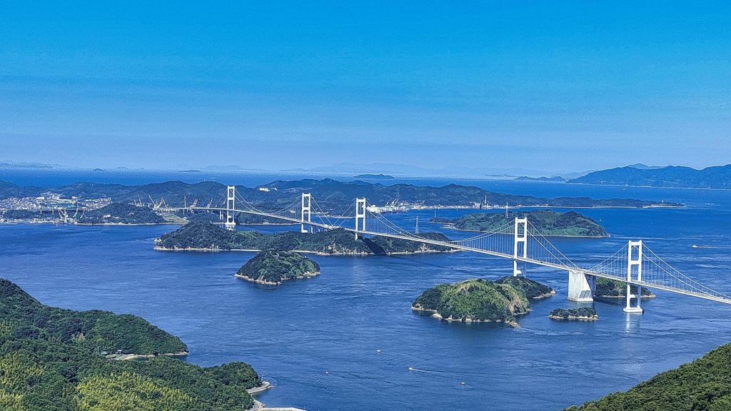 来島海峡大橋の様子