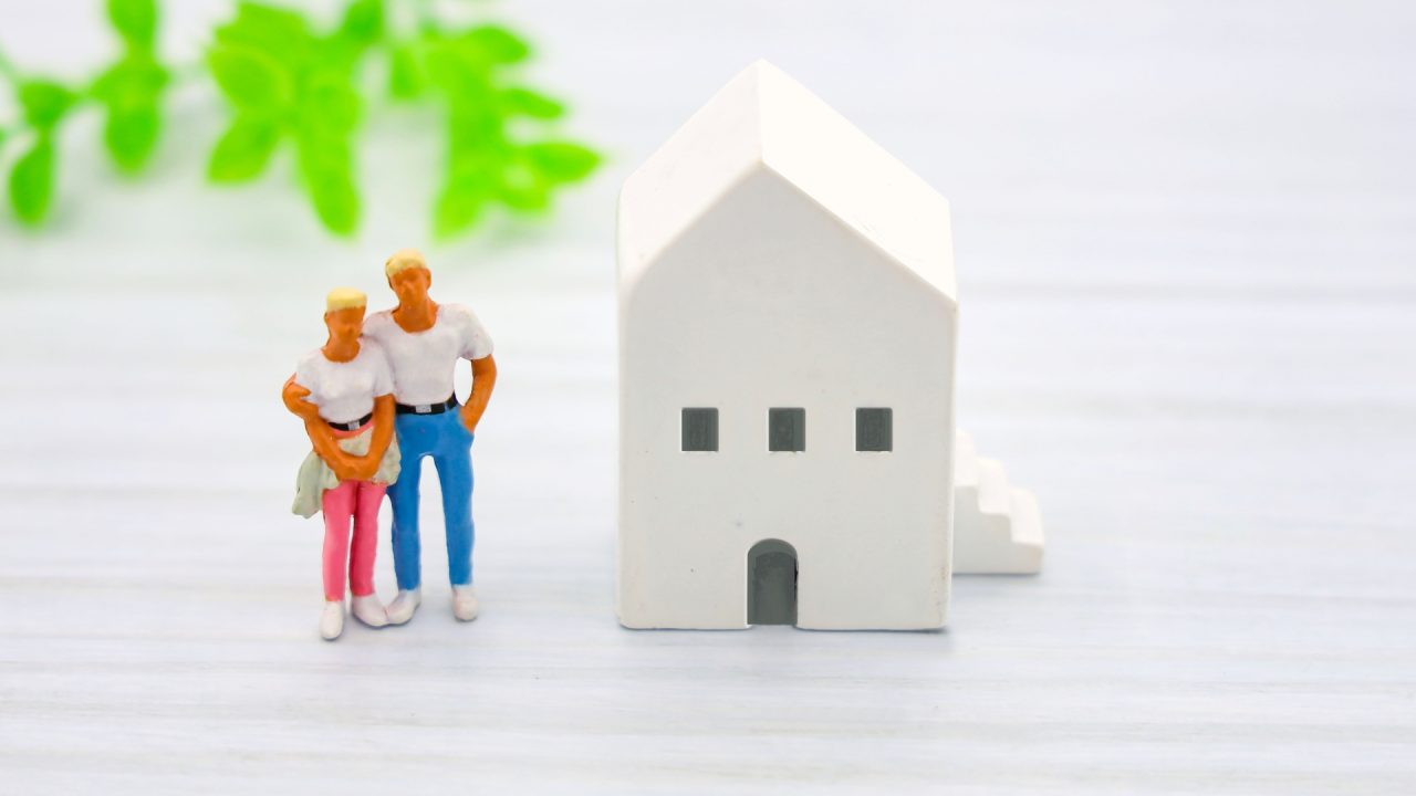 家と夫婦のミニチュアオブジェ