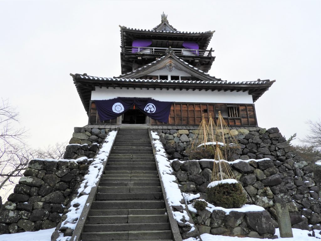 雪の積もったお城