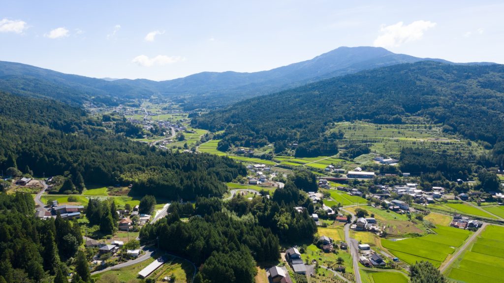 岐阜県 恵那 坂折棚田からの景色の様子