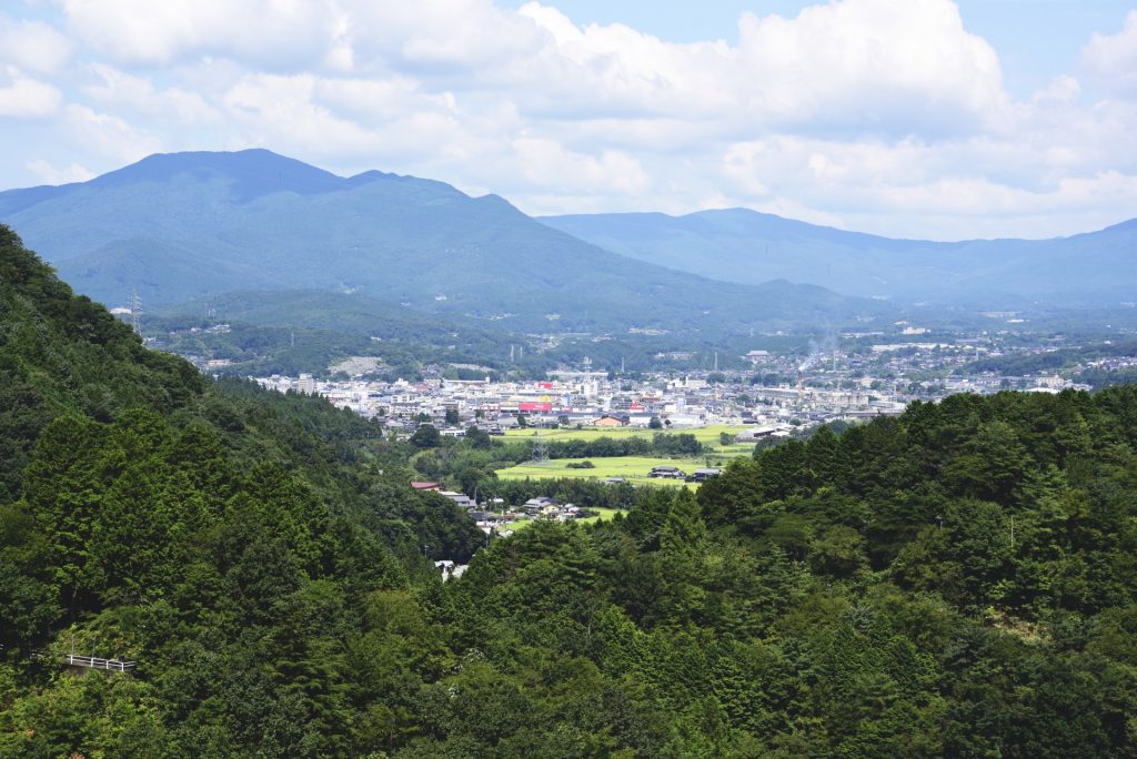 阿木ダムから望む恵那市街の様子