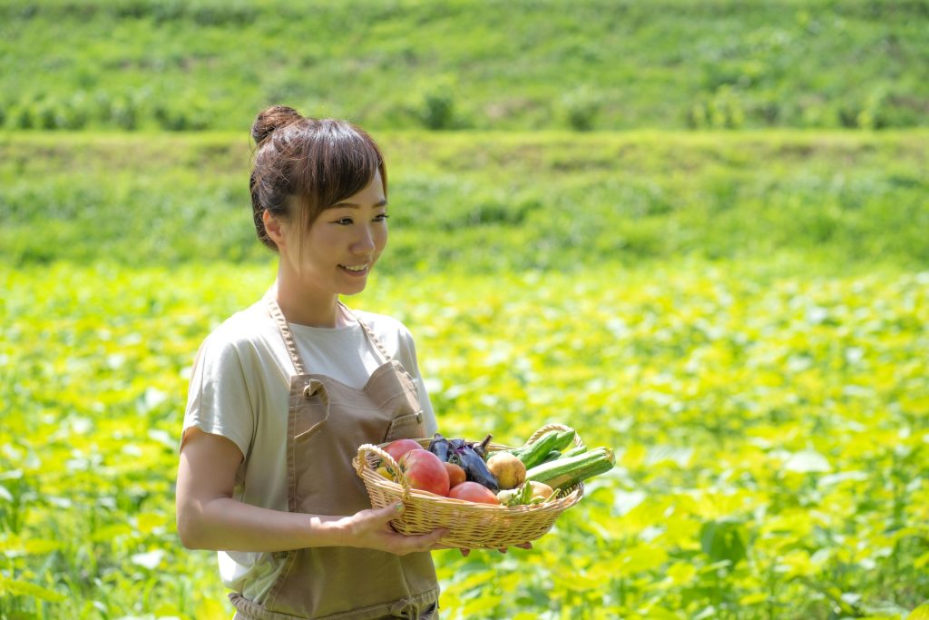 農業をやる女性の様子